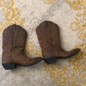 Ariat cowgirl boots